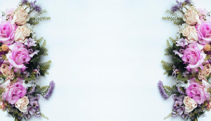 ピンクのスタンド花を印象良く見せるデザイン